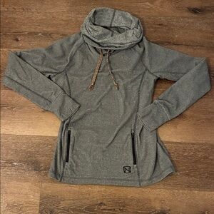 Noble Outfitters Women’s Cowl Neck Long Sleeve Pullover Top. Small.